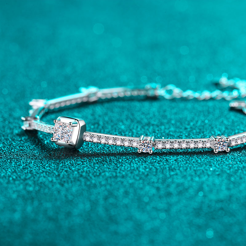 Seline Moissanite Bracelet