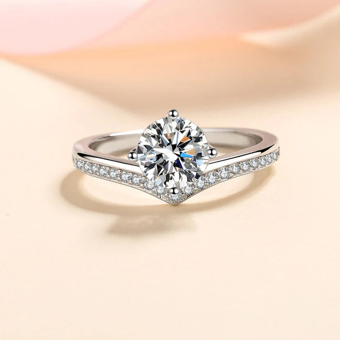 Vanna Moissanite Ring