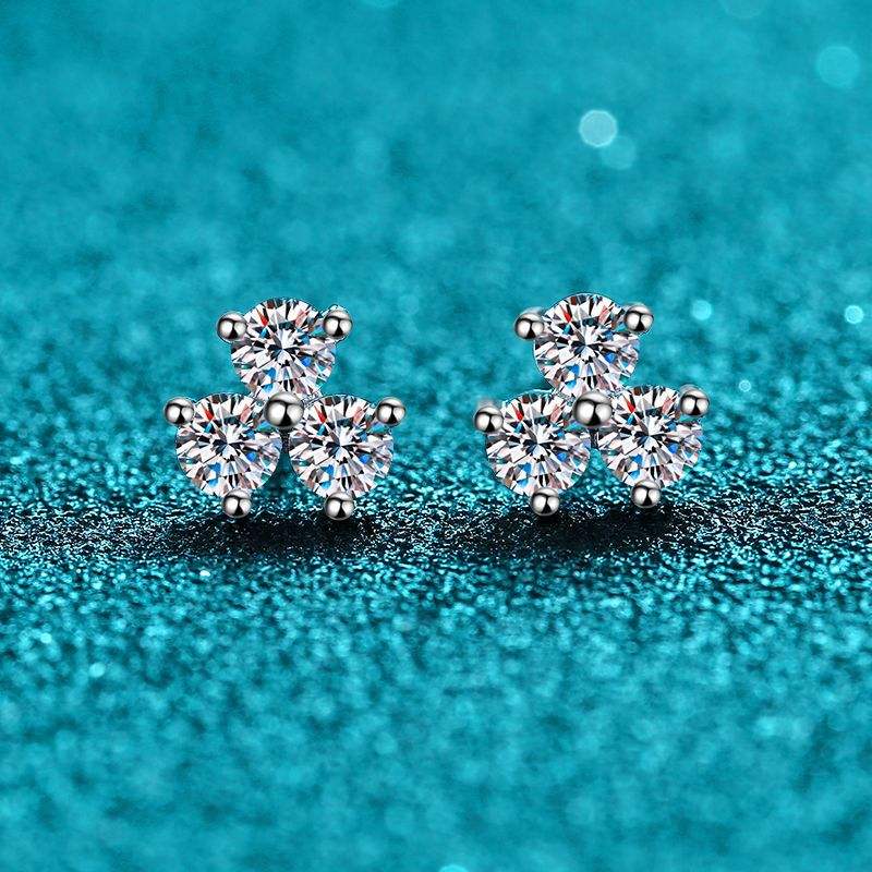 Wren Moissanite Earring