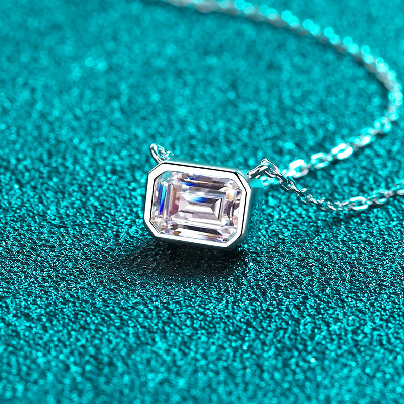 Sable Moissanite Necklace