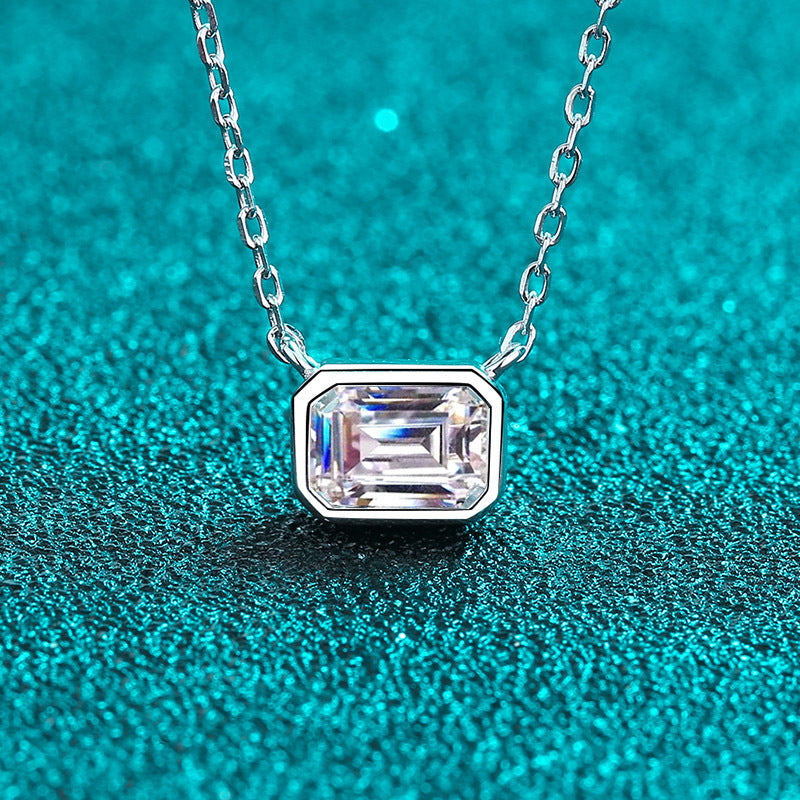 Sable Moissanite Necklace