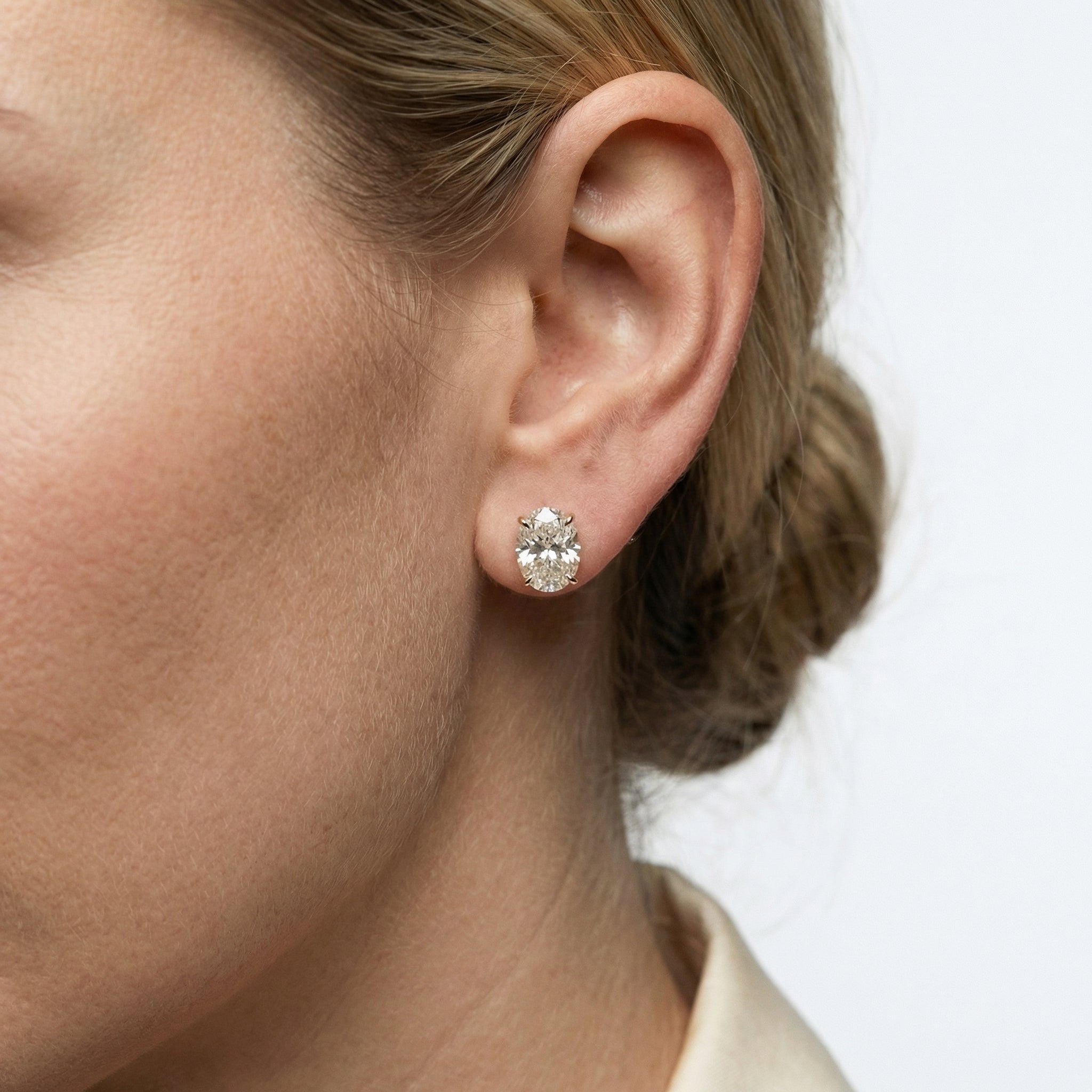 Maya Moissanite Earring