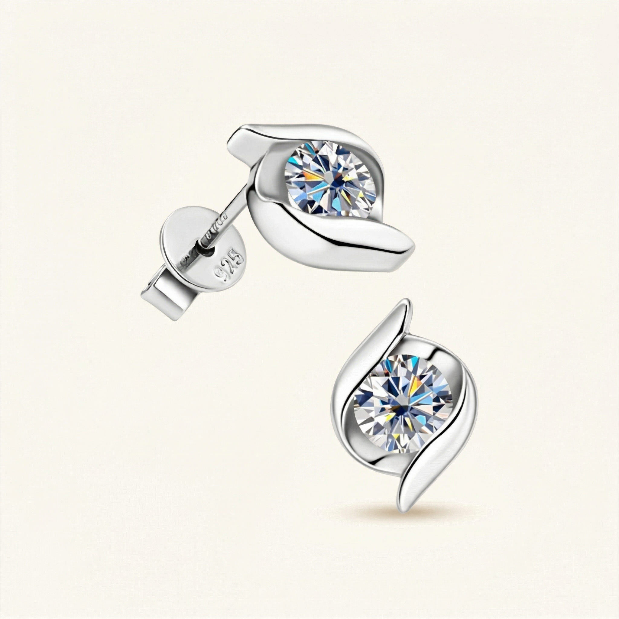 Solara Moissanite Earring