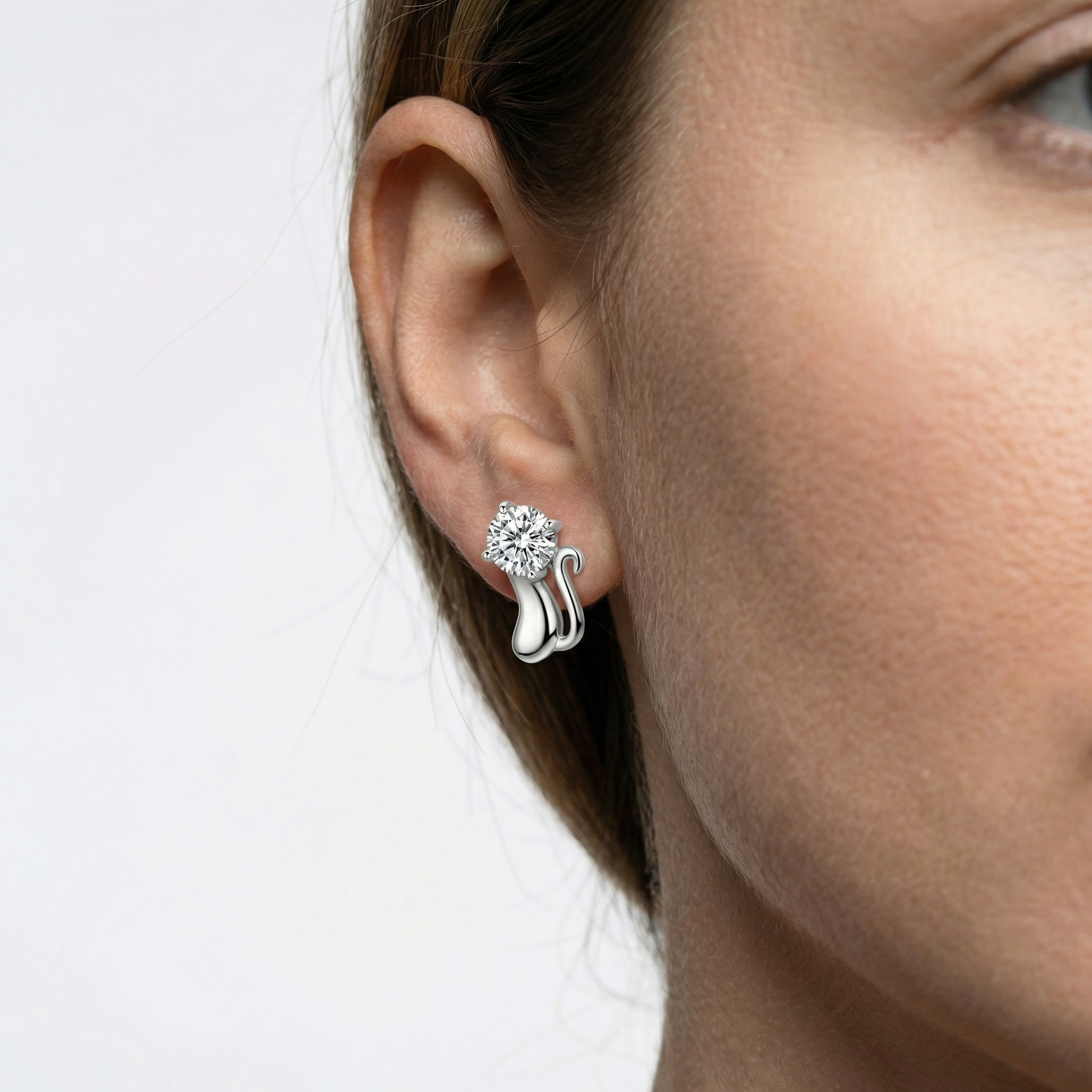 Elodie Moissanite Earring