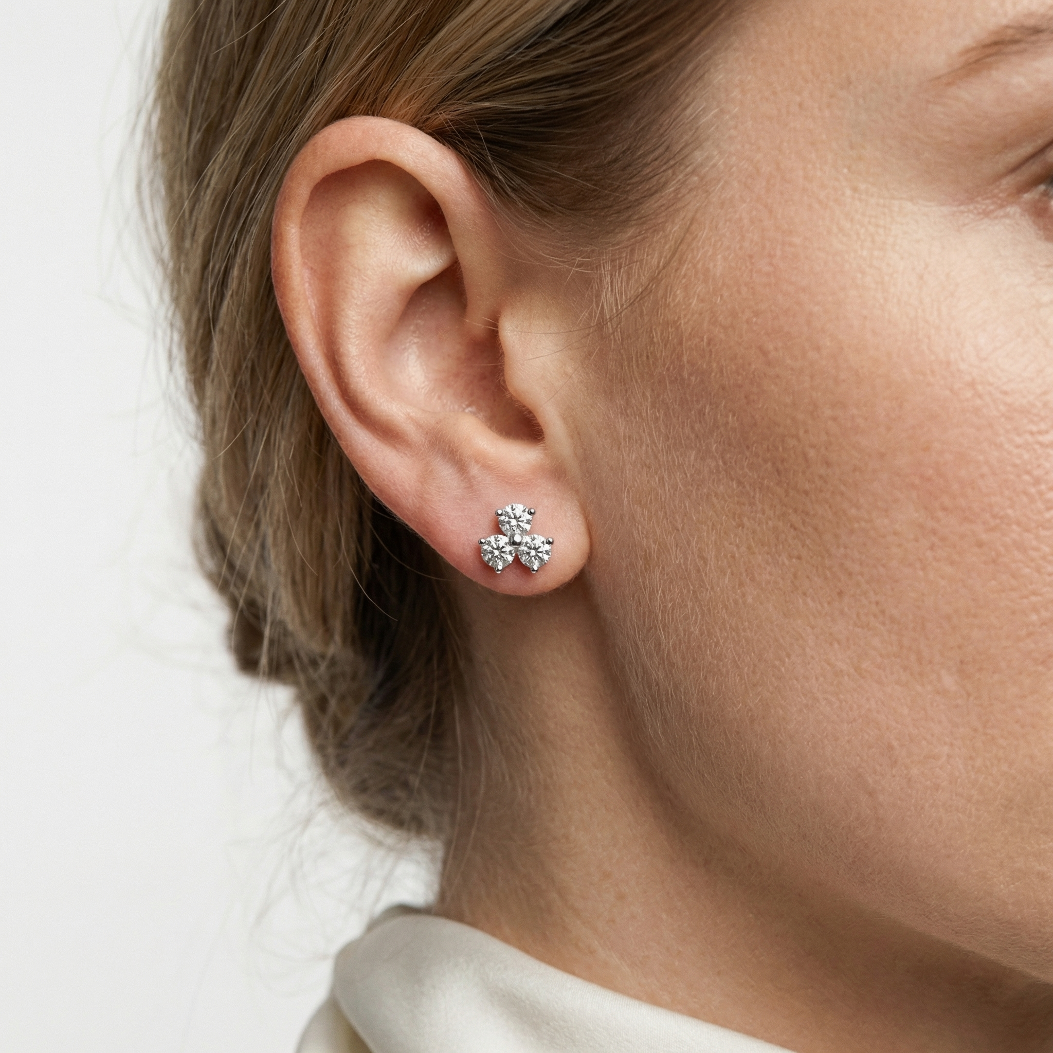 Wren Moissanite Earring