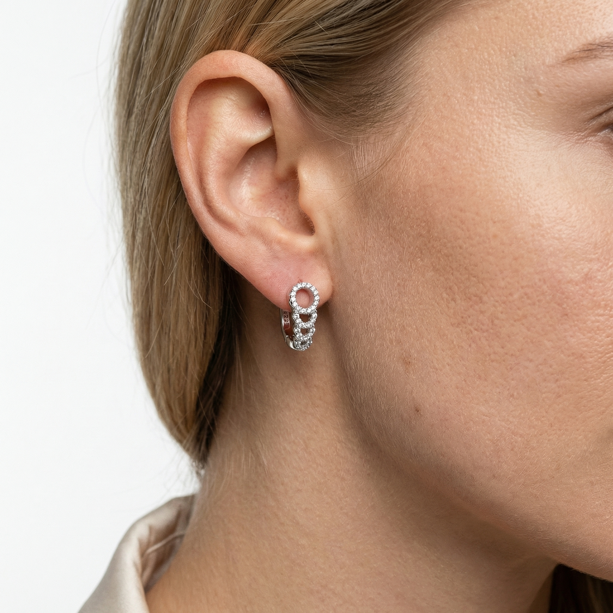 Seren Moissanite Earring