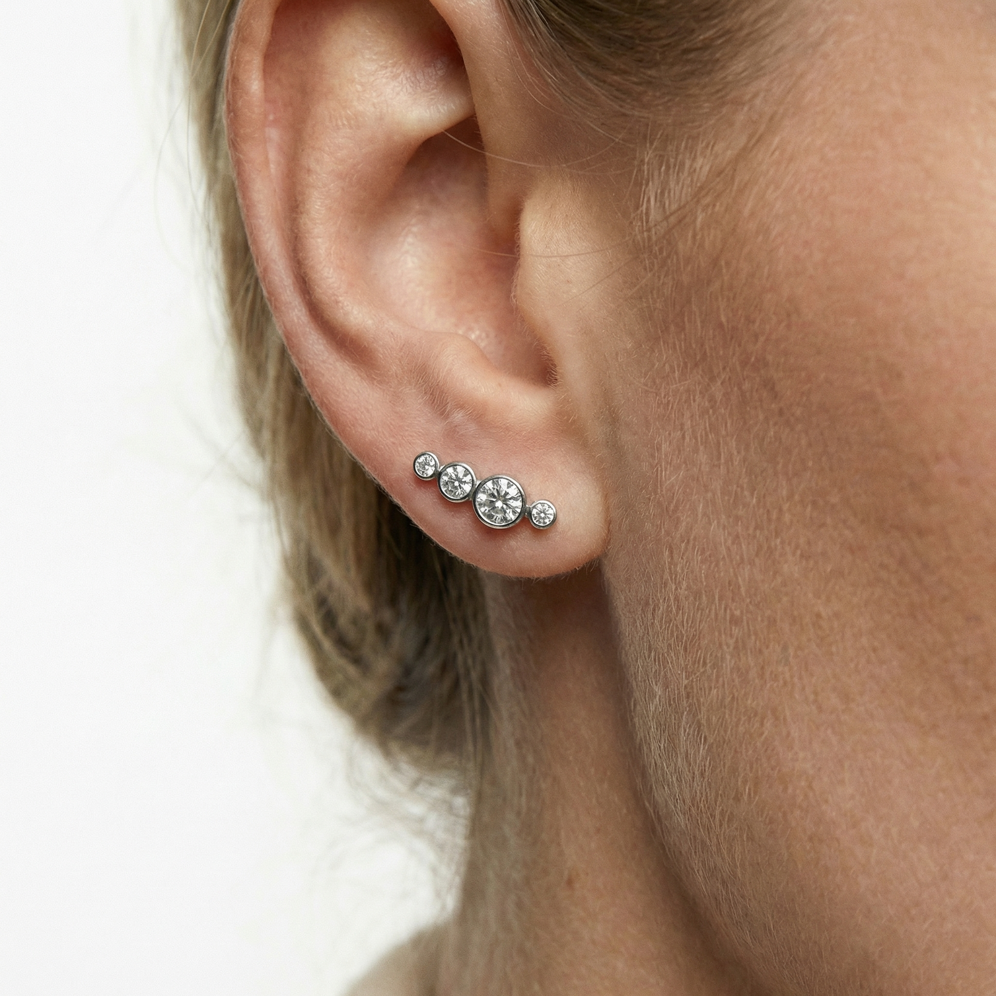 Briar Moissanite Earring