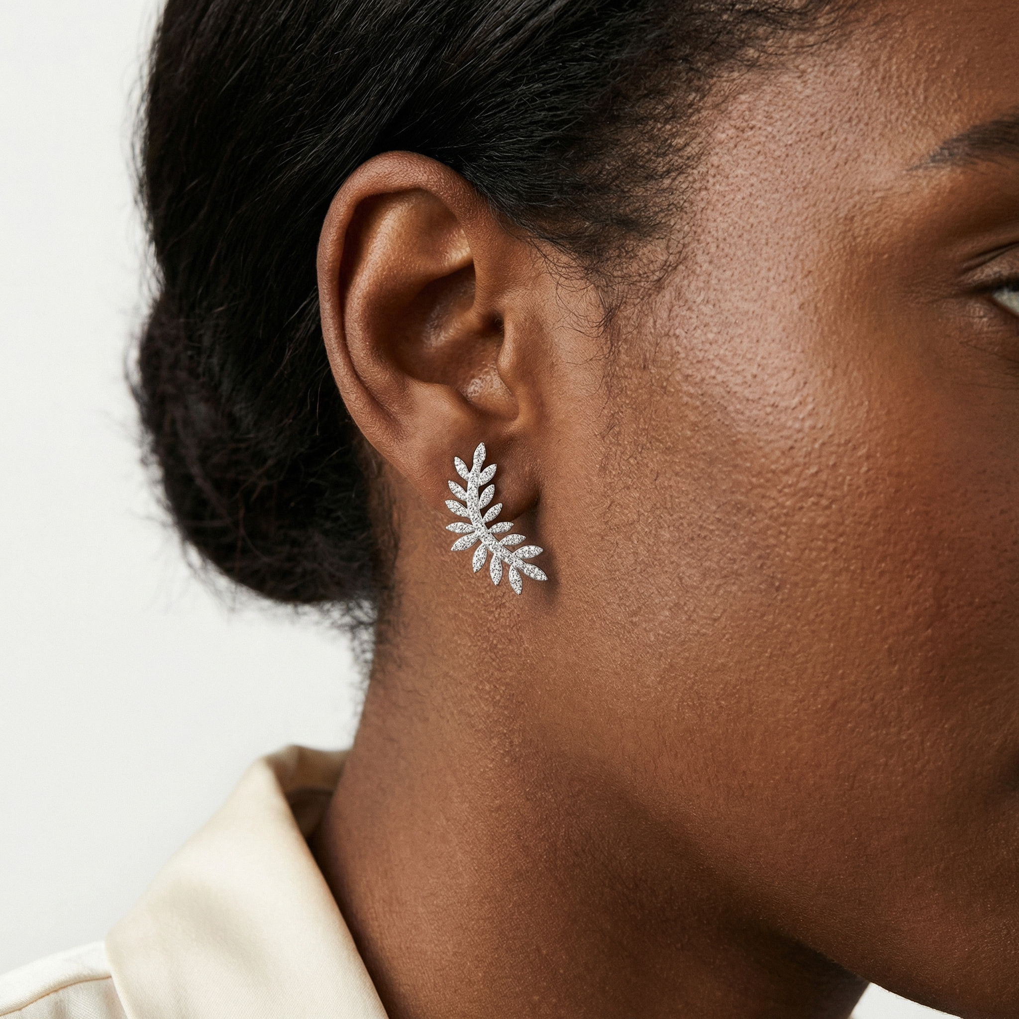 Cove Moissanite Earring