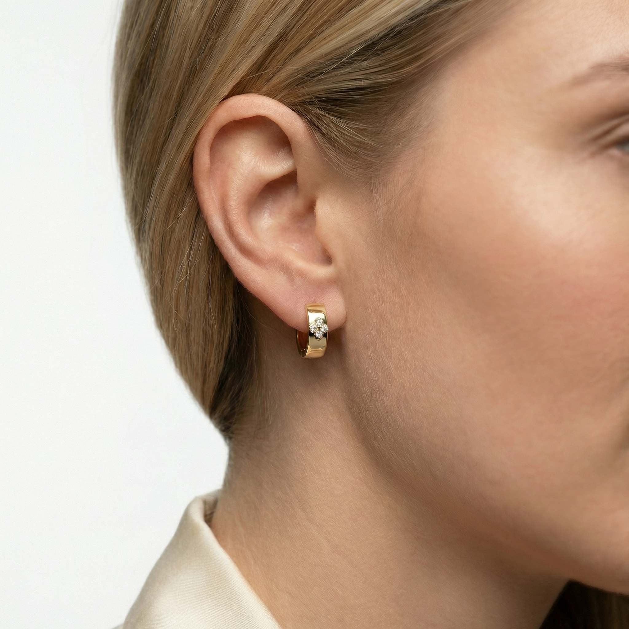 Lumi Moissanite Earring