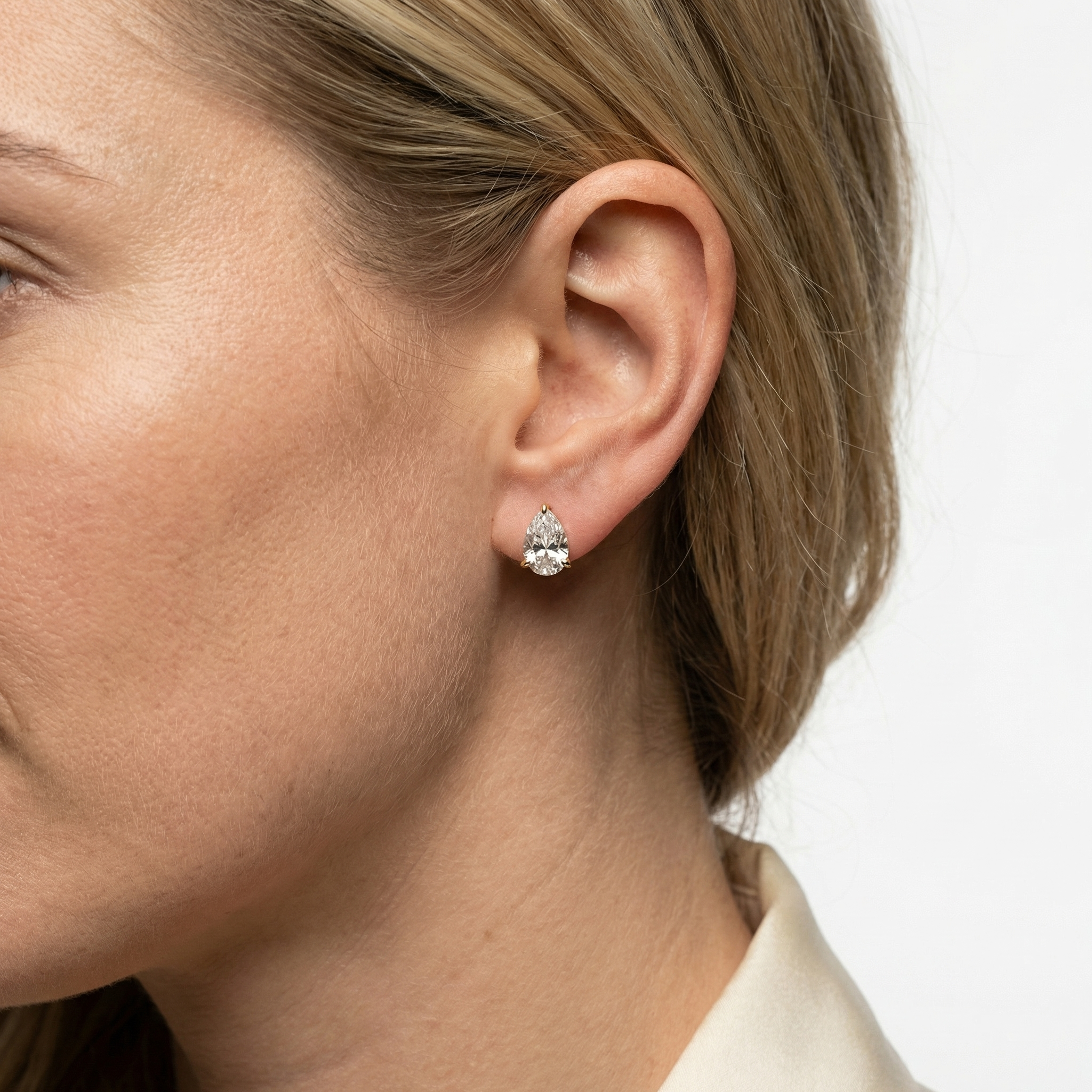 Calynn Moissanite Earring