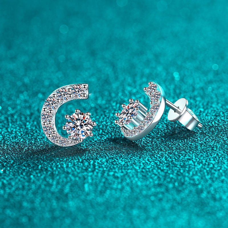 Lune Moissanite Earring