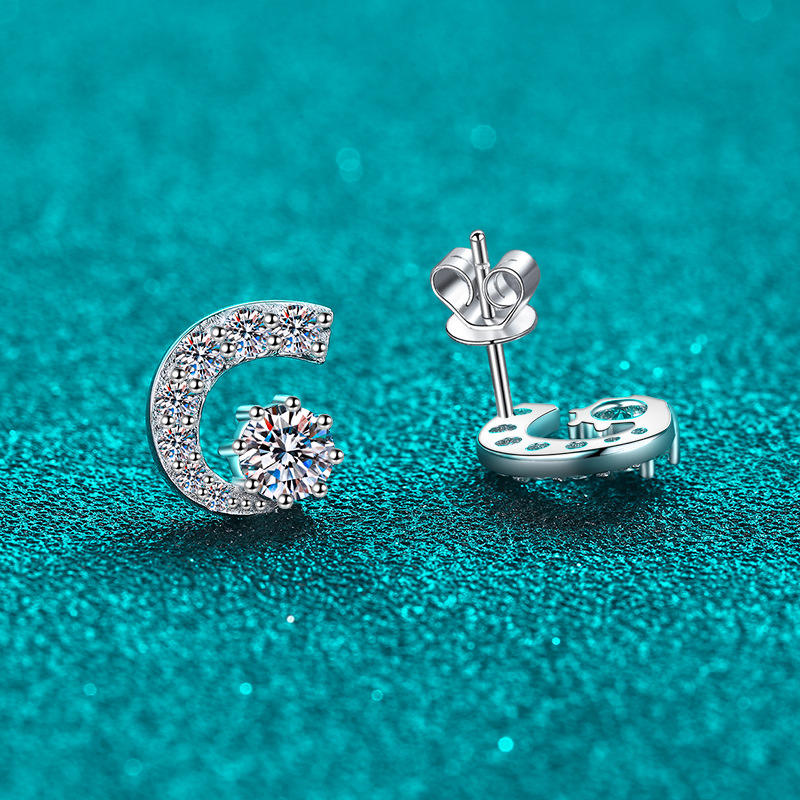 Lune Moissanite Earring