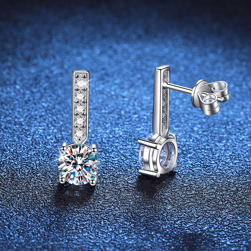 Tindra Moissanite Earring