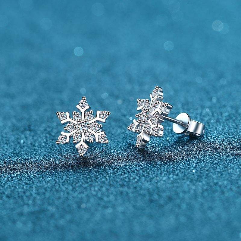 Thalia Moissanite Earring