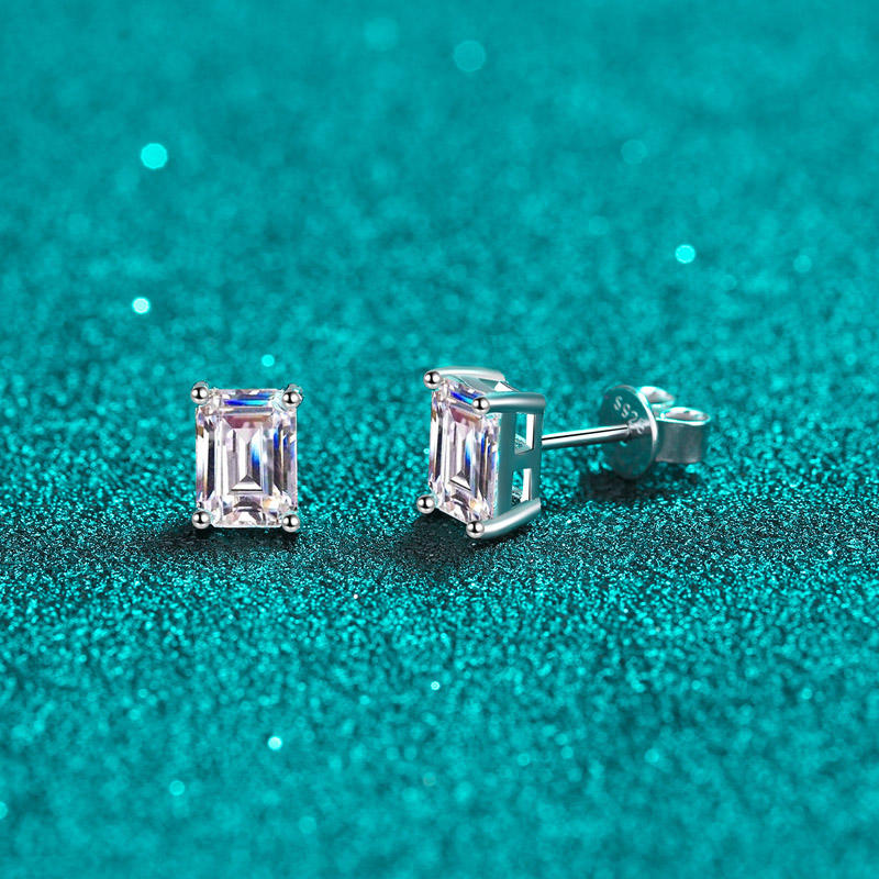 Lyra Moissanite Earring