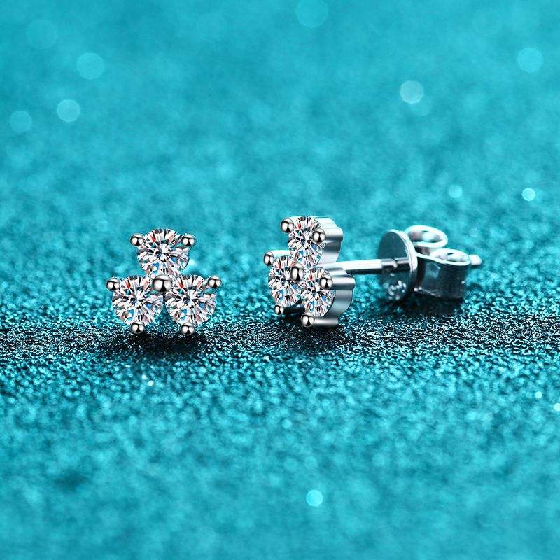 Wren Moissanite Earring