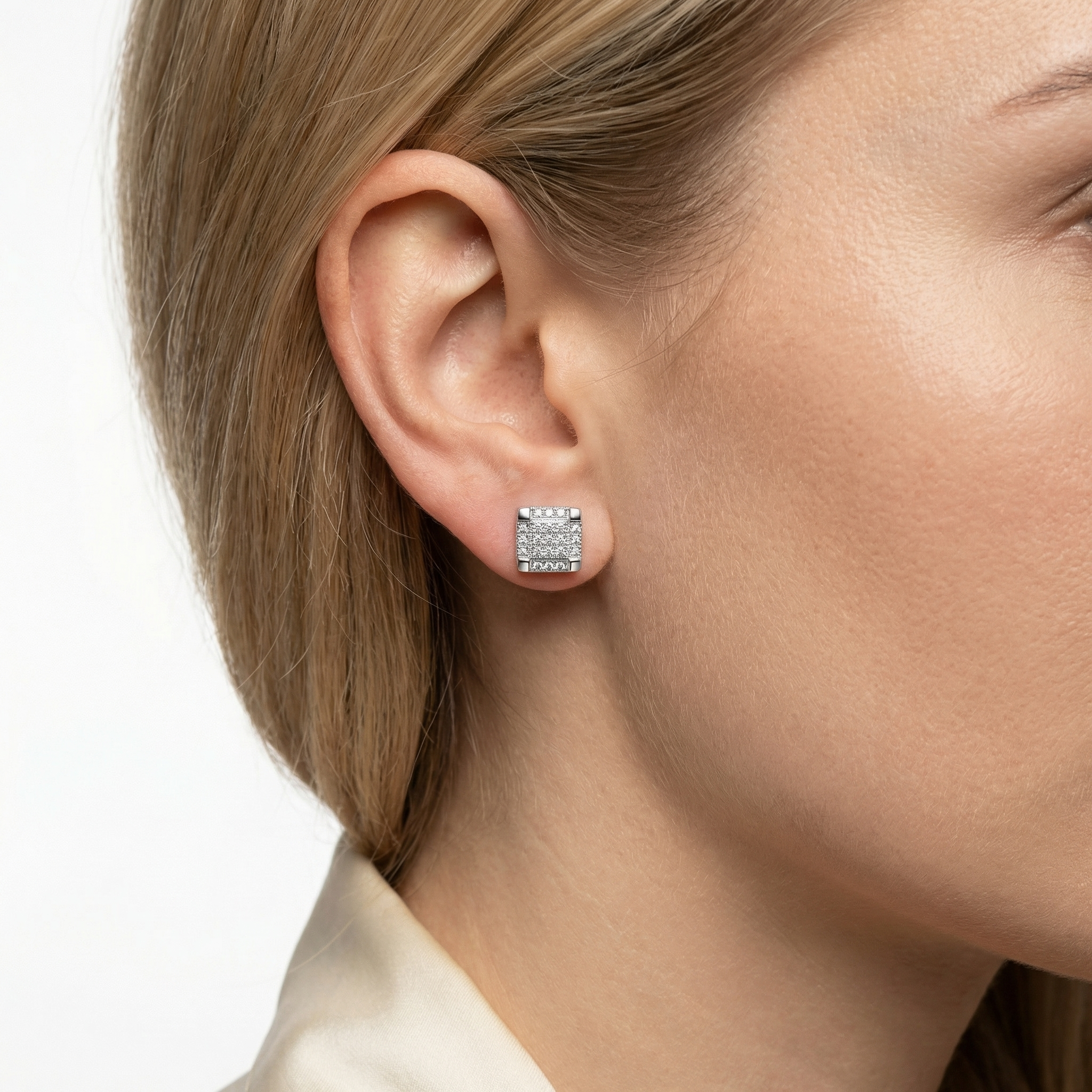 Isla Moissanite Earring