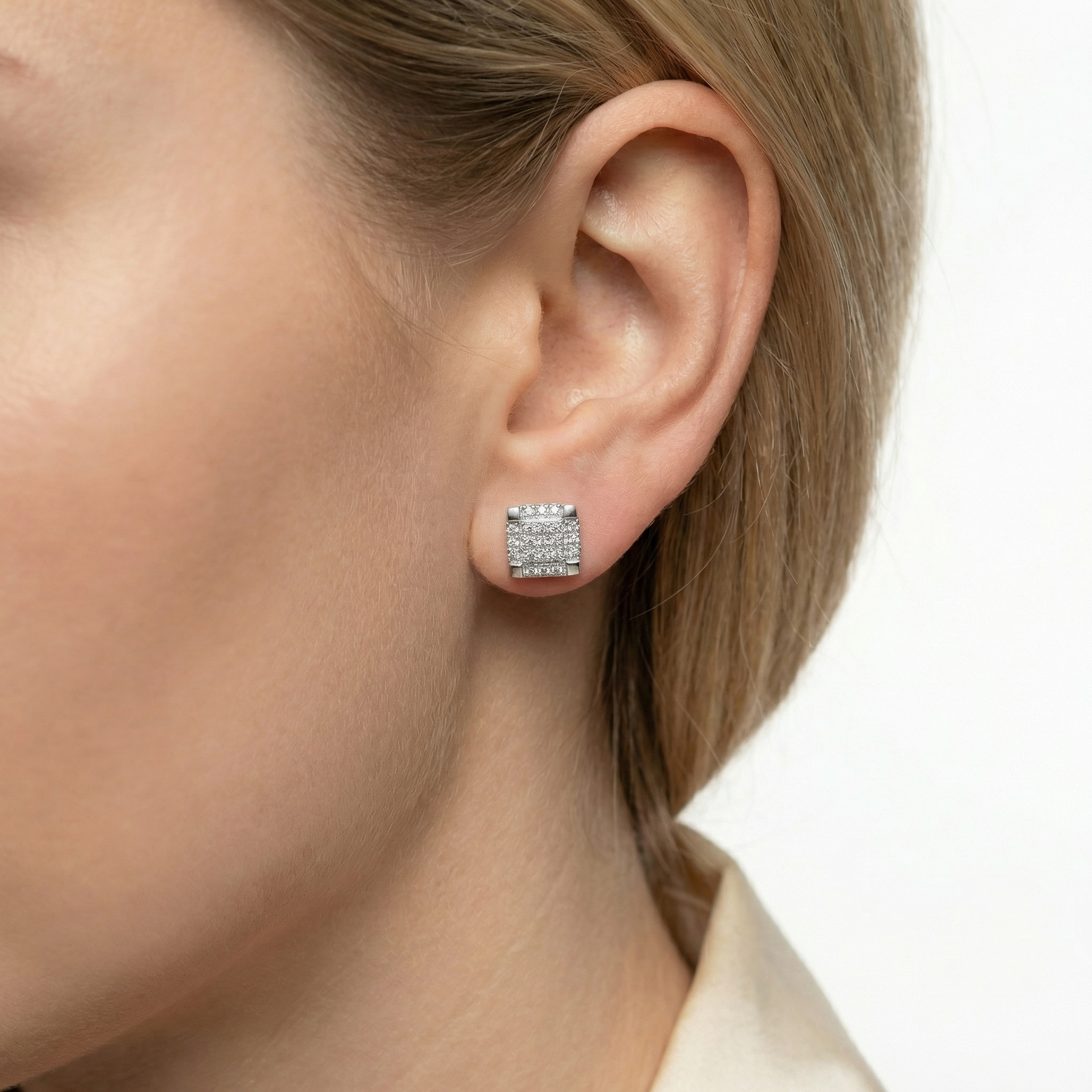 Isla Moissanite Earring