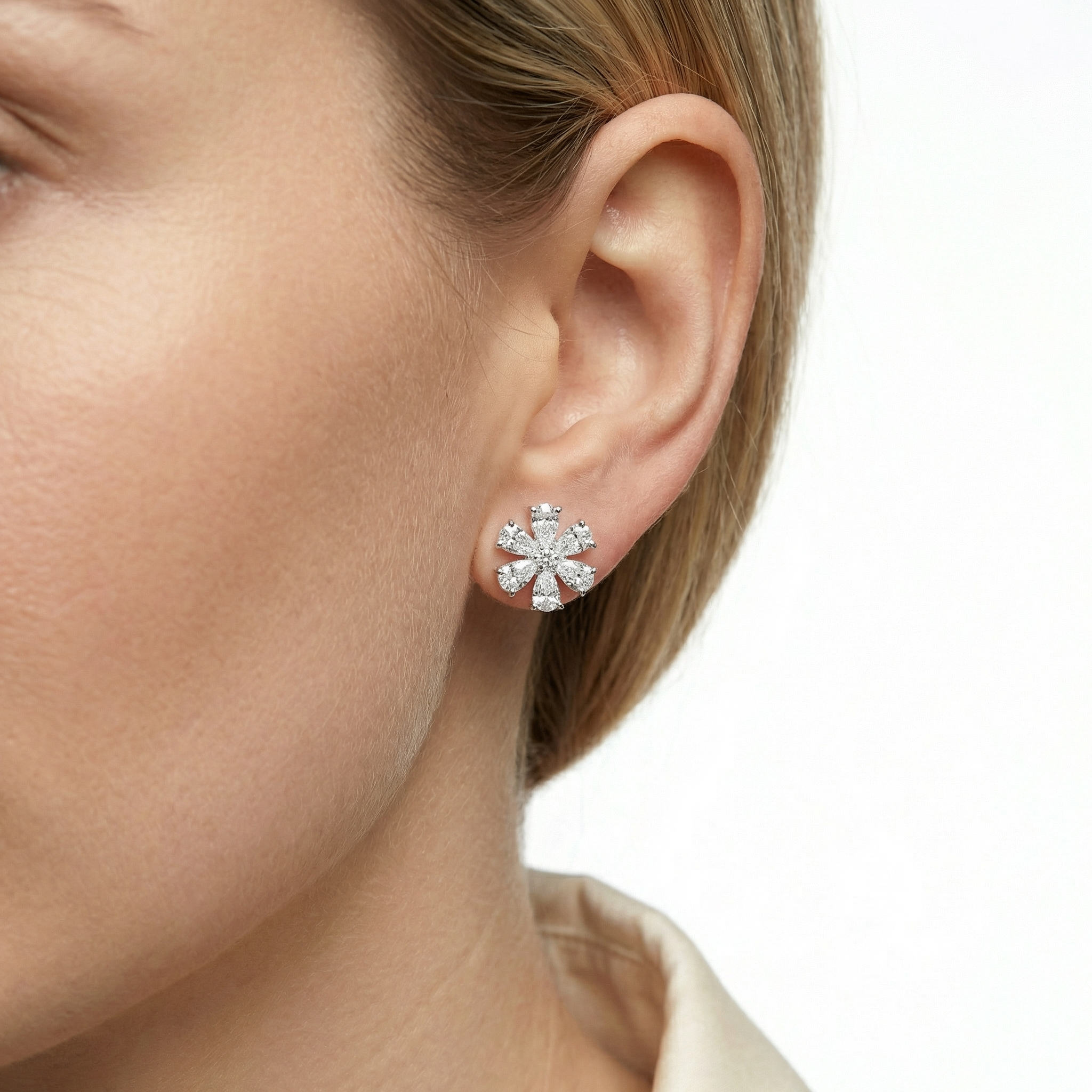 Nadia Moissanite Earring