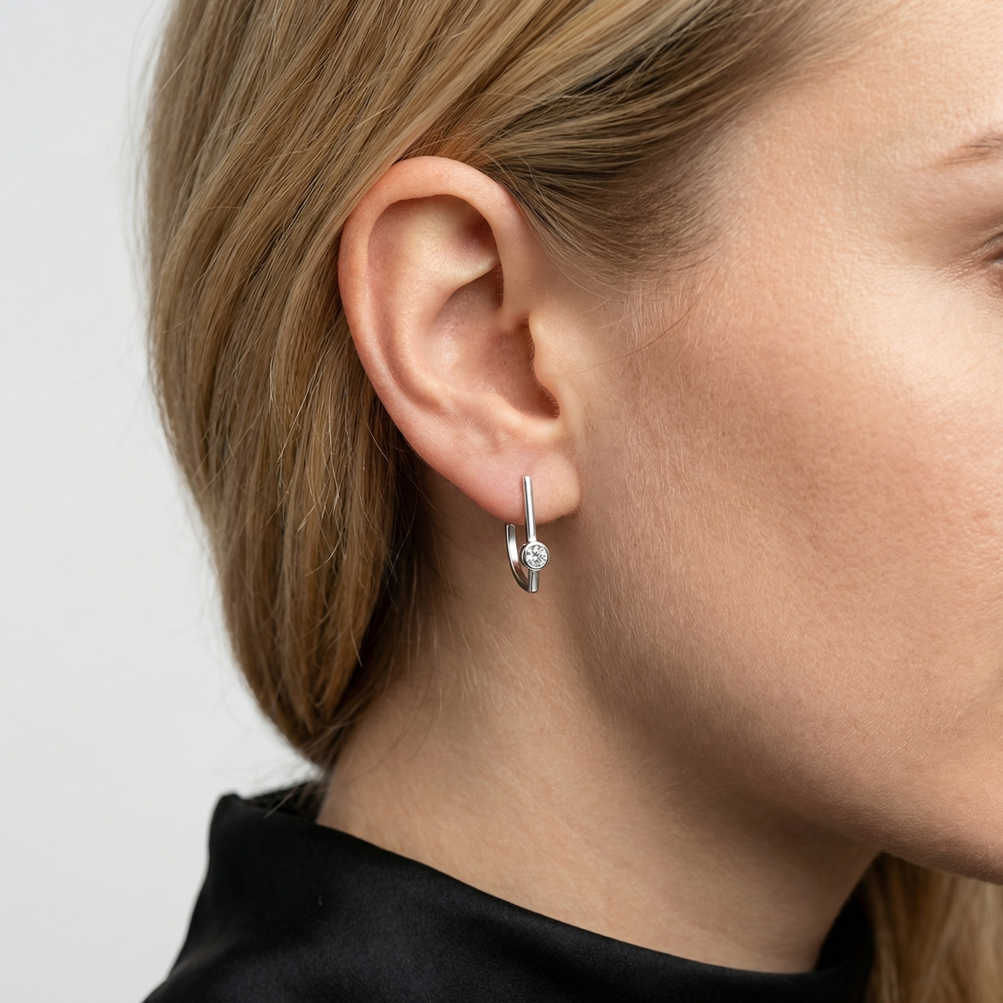 Reina Moissanite Earring