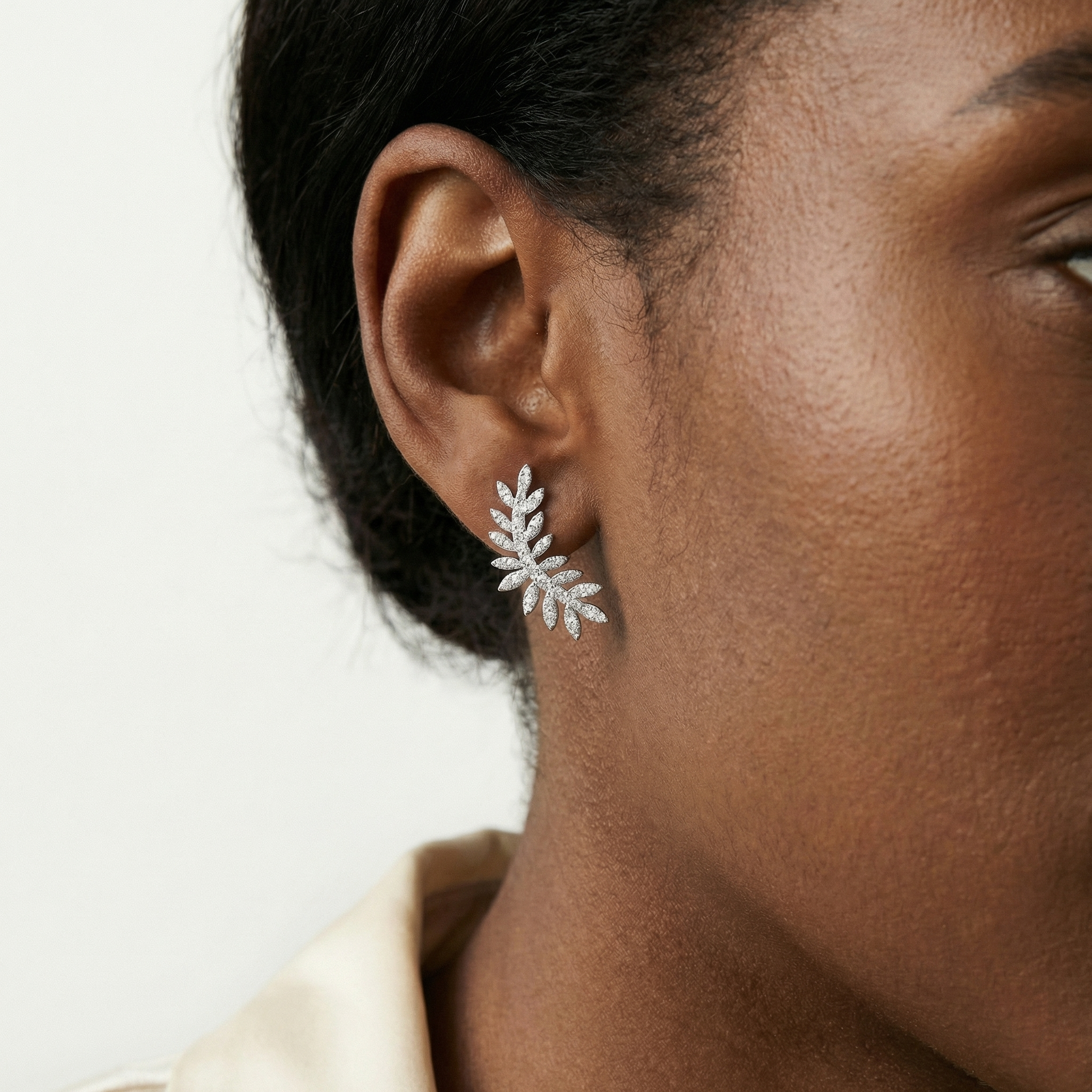 Cove Moissanite Earring