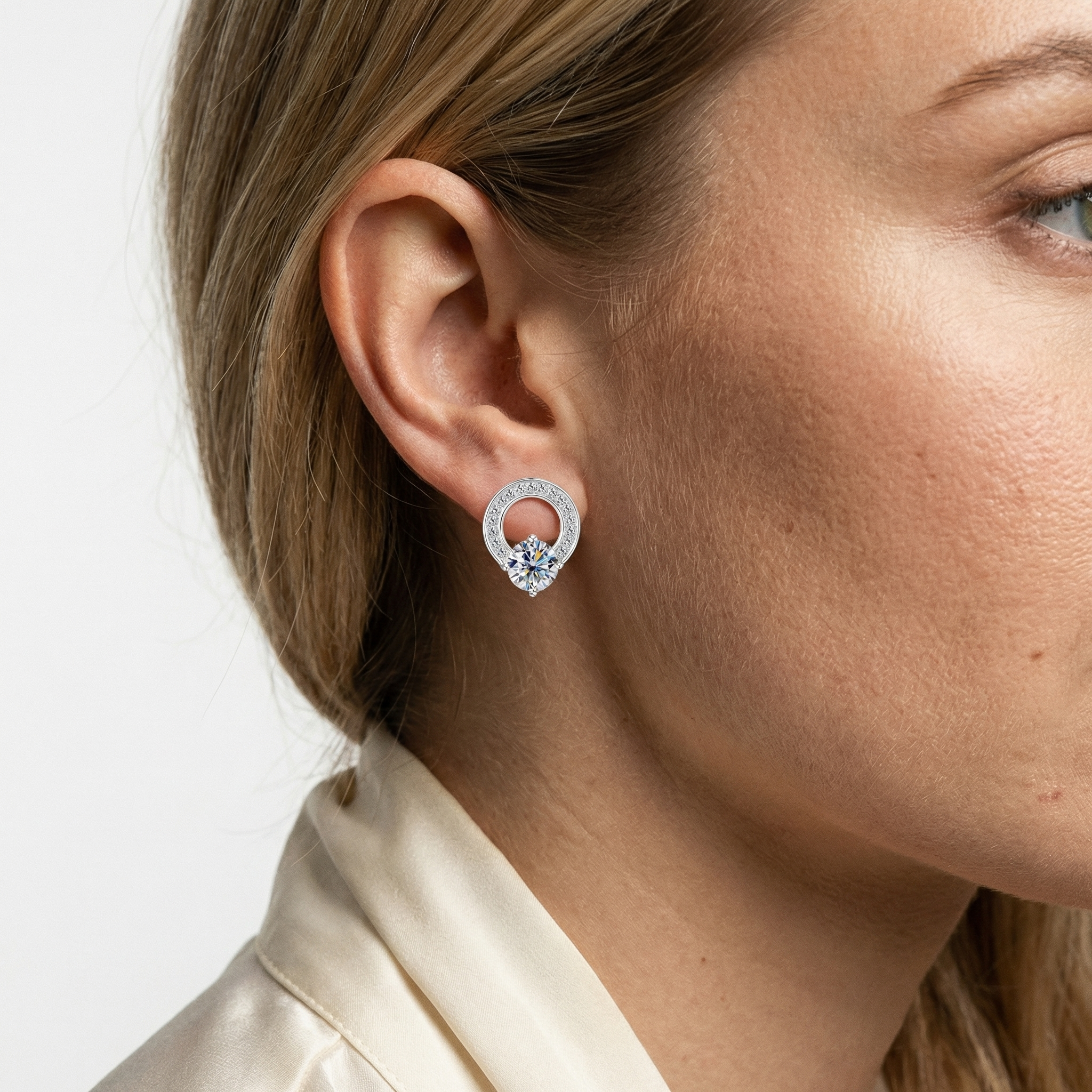 Quincy Moissanite Earring