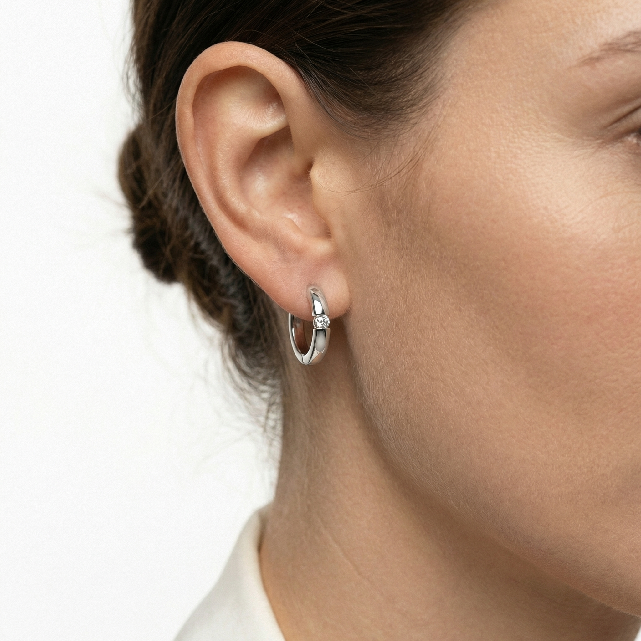 Mira Moissanite Earring
