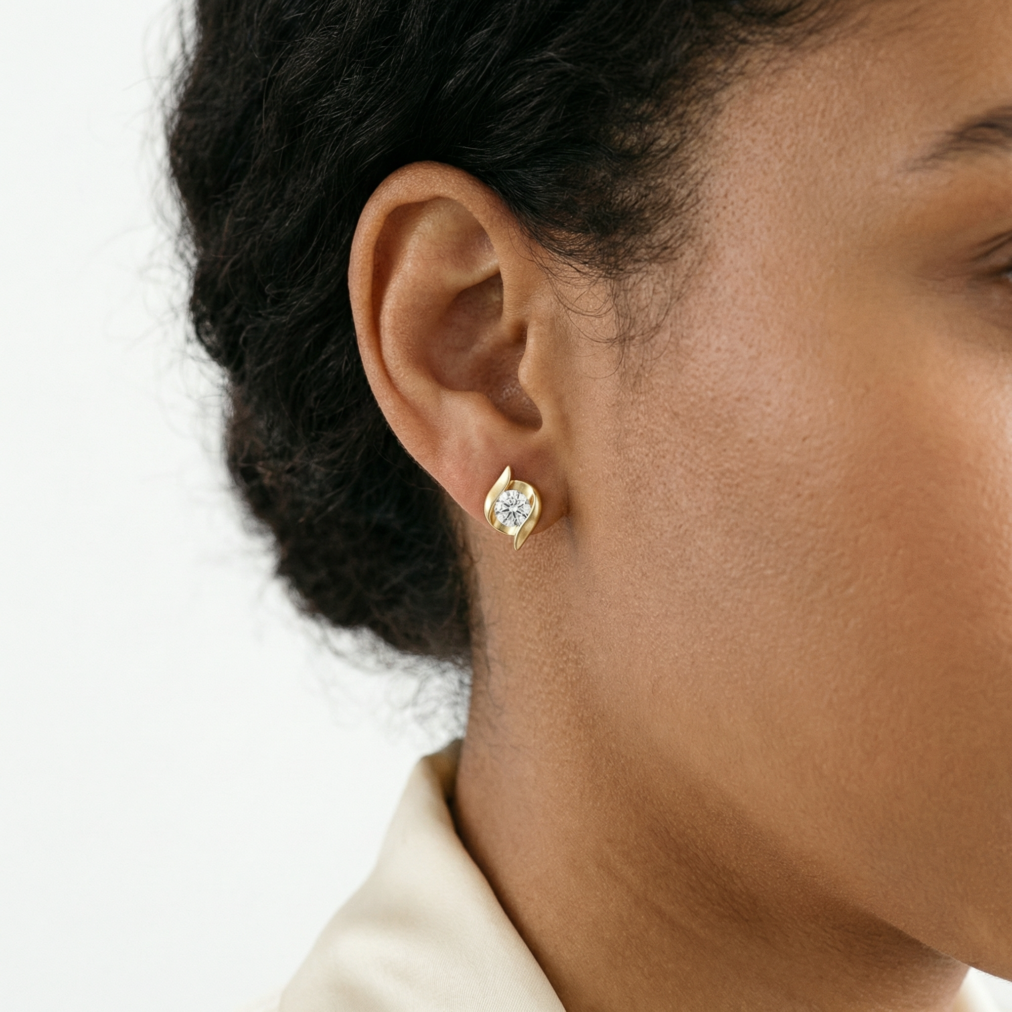 Solara Moissanite Earring